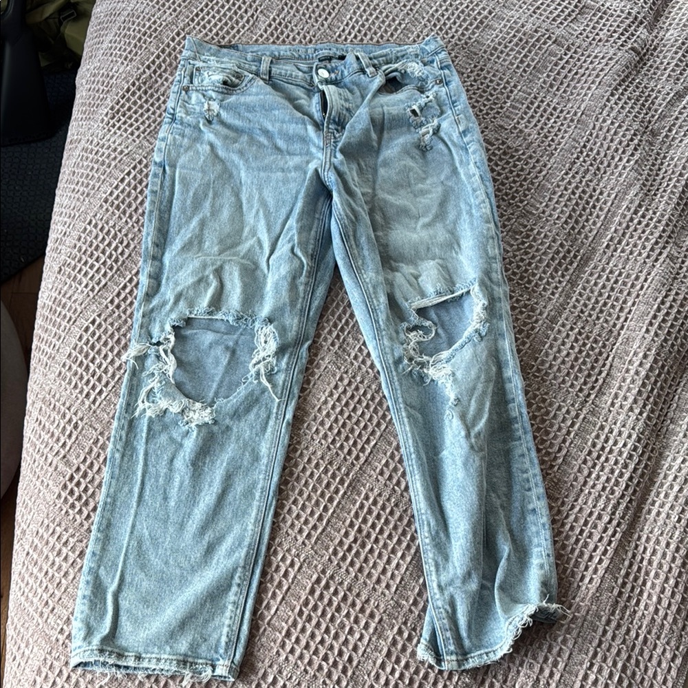American Eagle Outfitters High Rise Blue Jeans Distressed